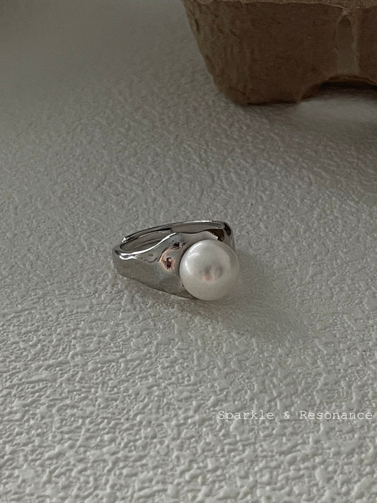 Baroque Pearl Ring - Mae