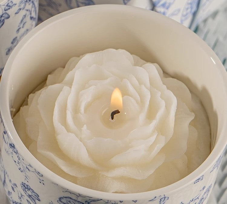 Camellia-Shaped Scented Candle - Blue & White Porcelain